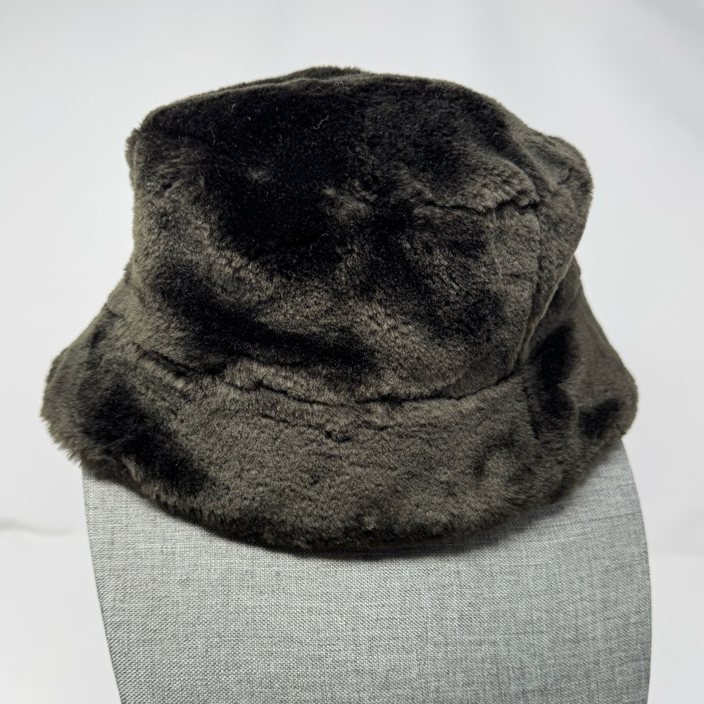 David & Young Faux Fur Bucket Hat, winter, preppy, classic, formal dressy, retro